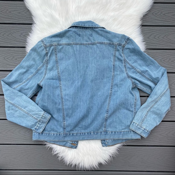 Calvin Klein light wash denim jacket - Picture 2 of 4